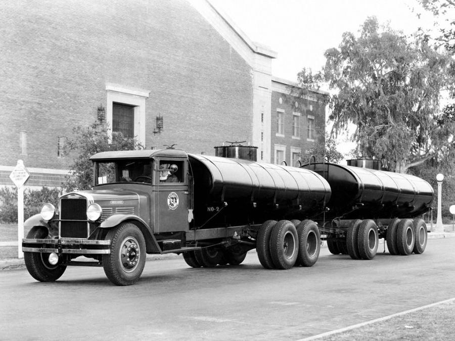  Brockway Series X Tank Truck 1930 года  (фото 2 из 3)